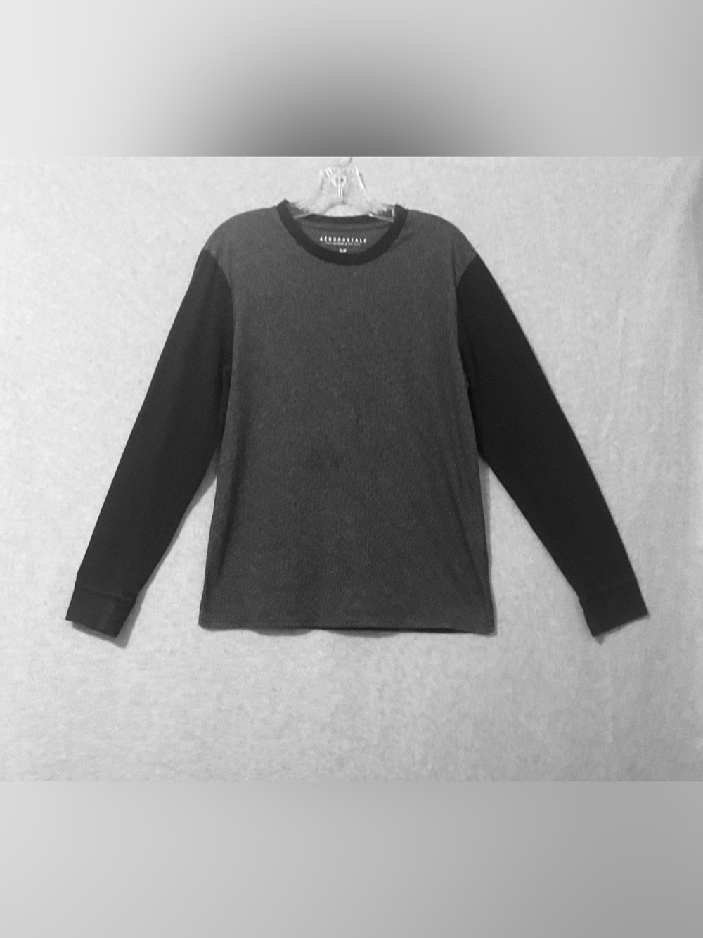 Aeropostale Men's Two-Tone Crewneck T shirt  long sleeves - Black/Gray Sz S